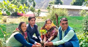 विवाह को पर्यावरण संरक्षण से जोड़कर चमोली के युवा समाजसेवी शिव सिंह फ़र्स्वाण ने दिया अनूठा संदेश।