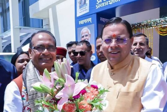 “अपनापन नरेंद्र मोदी संग” पुस्तक का लोकार्पण