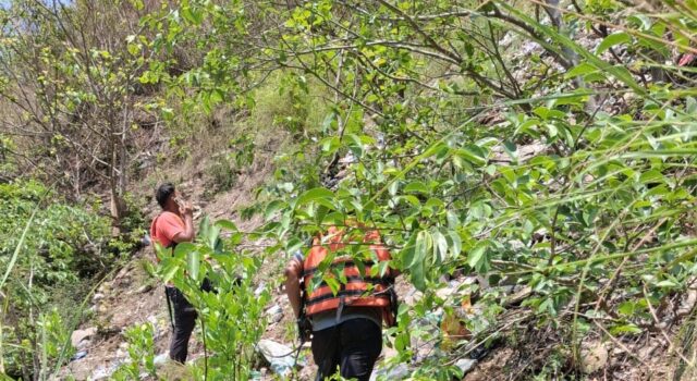 वाहन दुर्घटना में दो की मौत एक घायल , रेस्क्यू जारी