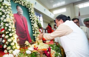 मेजर जनरल (सेवानिवृत्त) भुवन चंद्र खण्डूड़ी का व्यक्तित्व बहुआयामी: धामी