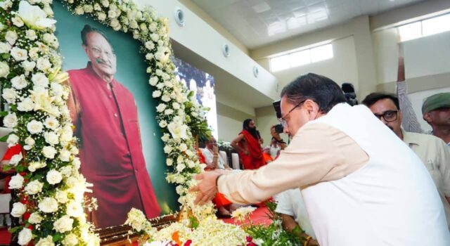 मेजर जनरल (सेवानिवृत्त) भुवन चंद्र खण्डूड़ी का व्यक्तित्व बहुआयामी: धामी