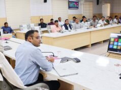 जनता मिलन में गूंजी ग्रामीणों की समस्याएं, जिलाधिकारी ने अधिकारियों को दिए त्वरित समाधान के निर्देश