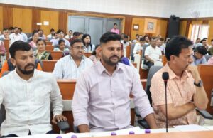 जिला पंचायत बैठक में विकास योजनाओं की समीक्षा, कूड़ा प्रबंधन व्यवस्था सुदृढ़ करने के निर्देश