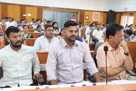 जिला पंचायत बैठक में विकास योजनाओं की समीक्षा, कूड़ा प्रबंधन व्यवस्था सुदृढ़ करने के निर्देश