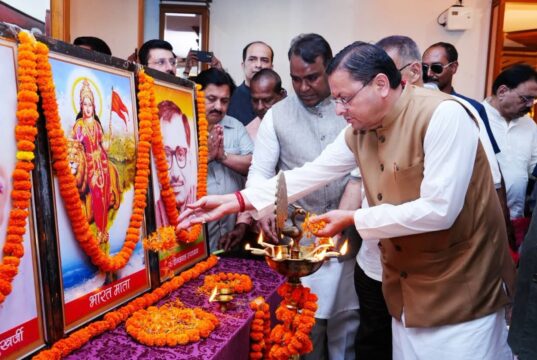 संविधान हत्या दिवस पर लोकतंत्र सेनानियों का सम्मान, आपातकाल को बताया लोकतंत्र का काला अध्याय