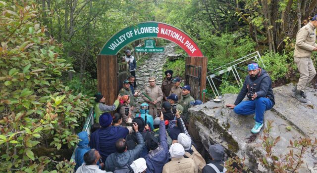 विश्व धरोहर एवं प्रसिद्ध पर्यटन स्थल Valley of Flower पर्यटकों के लिए खुला