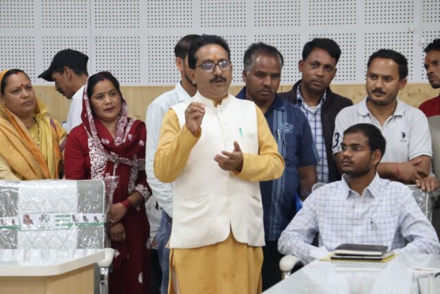 निजमुला घाटी की ज्वलंत समस्याएं जनता दरबार में उठीं, तीन दिन में स्थलीय निरीक्षण करेंगे डीएम