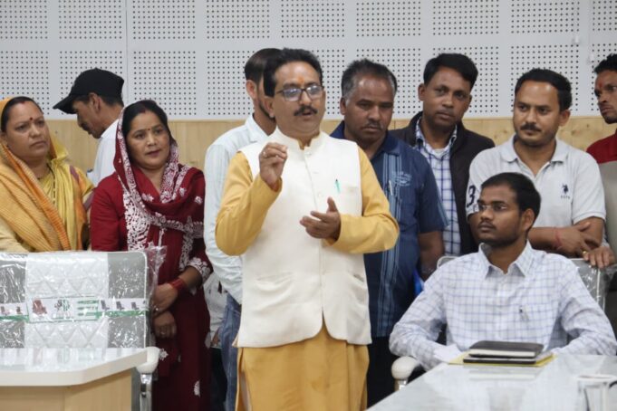 निजमुला घाटी की ज्वलंत समस्याएं जनता दरबार में उठीं, तीन दिन में स्थलीय निरीक्षण करेंगे डीएम