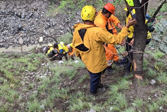 हेलंग के समीप ट्रक दुर्घटना में चालक की मौत, SDRF-NDRF ने चलाया रेस्क्यू अभियान