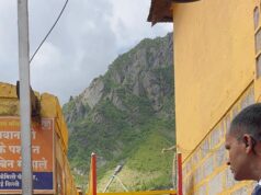 प्रसिद्ध उद्योगपति मुकेश अंबानी ने किए भगवान बद्री विशाल के दर्शन, बद्रीनाथ धाम को दिए 10 करोड़ रुपये