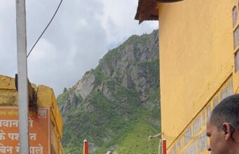 प्रसिद्ध उद्योगपति मुकेश अंबानी ने किए भगवान बद्री विशाल के दर्शन, बद्रीनाथ धाम को दिए 10 करोड़ रुपये