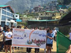 “रन फॉर योग” स्वस्थ चमोली के संकल्प के साथ दौड़े सैकड़ों प्रतिभागी