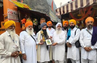 चमोली: पाकिस्तान के गुरदासपुर गुरुद्वारा से 32वीं बार पहुंचा जत्था, सोशल मीडिया की अफवाहों पर न करें विश्वास: सेवा सिंह