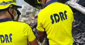 200 मीटर गहरी खाई में दुर्घटनाग्रस्त हुई कार, SDRF ने चलाया रेस्क्यू अभियान; तीन घायलों को पहुंचाया अस्पताल