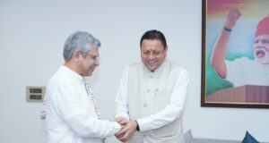 मुख्यमंत्री ने केंद्रीय रेल मंत्री से रेल परियोजनाओं एवं कनेक्टिविटी विस्तार पर की चर्चा