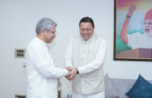 मुख्यमंत्री ने केंद्रीय रेल मंत्री से रेल परियोजनाओं एवं कनेक्टिविटी विस्तार पर की चर्चा