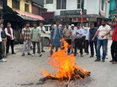पिपलकोटी में उक्रांद का प्रदर्शन, बद्रीनाथ धाम के चढ़ावे में पारदर्शिता की मांग