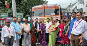 सोमनाथ यात्रा के लिए चमोली से 40 श्रद्धालुओं का दल रवाना, राज्यमंत्री एवम सीडीओ ने दिखाई हरी झंडी
