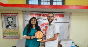 अहमदाबाद की वैशाली पंड्या ने गोपेश्वर में किया 144वीं बार रक्तदान, रेड क्रॉस ने किया सम्मानित
