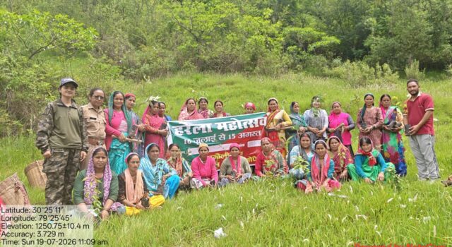हरेला पर्व पर अगथला वन पंचायत में पौधारोपण, पर्यावरण संरक्षण का लिया संकल्प