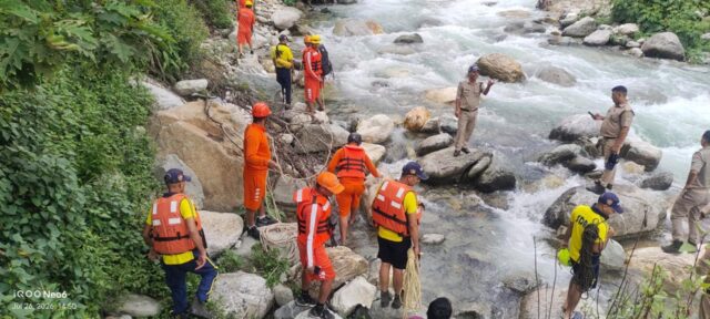 भागीरथी नदी में बहे बालक की तलाश में एसडीआरएफ–एनडीआरएफ का व्यापक संयुक्त सर्च अभियान, देर शाम तक नहीं मिला कोई सुराग