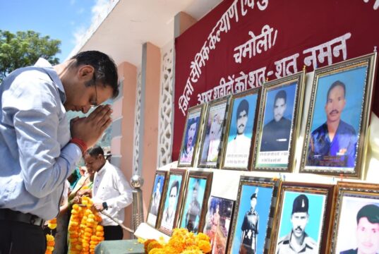 कारगिल विजय दिवस पर चमोली ने वीरों को किया शत-शत नमन