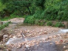 पोखरी को जोड़ने वाली आधे दर्जन सड़क बंद, जन जीवन अस्त व्यस्त