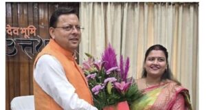 मुख्यमंत्री के गोपेश्वर दौरे के बाद बैनर-पोस्टर हटाने पर विवाद, प्रधान संगठन की प्रदेश अध्यक्ष ने लगाए आरोप, नगर पालिका ने बताया नियमानुसार कार्रवाई