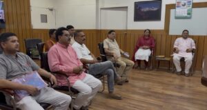गोपेश्वर में प्राधिकरण के नियमों में संशोधन की मांग को लेकर भाजपा प्रतिनिधिमंडल ने डीएम को सौंपा ज्ञापन