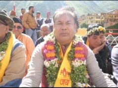 चमोली बद्रीनाथ धाम में चढ़ावे के कथित अनियमितता प्रकरण की निष्पक्ष जांच की मांग, विधायक लखपत बुटोला ने रखा मौन धरना