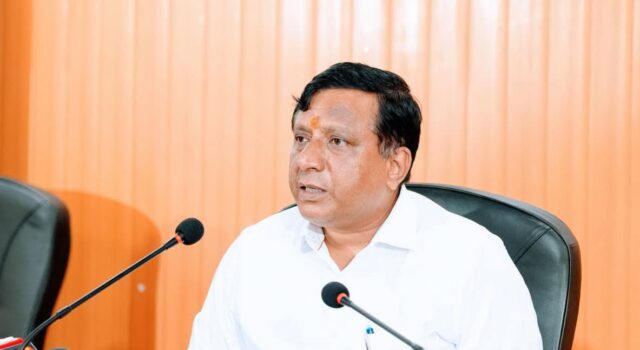धामी कैबिनेट के बड़े फैसले: गौपालन योजना का विस्तार, श्रमिकों को नए अधिकार, हाईकोर्ट और स्पोर्ट्स यूनिवर्सिटी को मिली मंजूरी