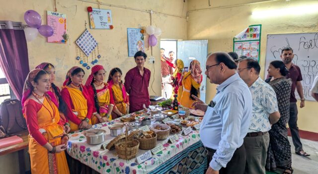 गोपेश्वर महाविद्यालय में पहाड़ी फूड फेस्टिवल, पारंपरिक व्यंजनों के संरक्षण का दिया संदेश