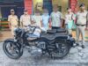 चालान के बाद पुलिस ने सीज कीं दो बुलेट, चालक ही उठा ले गए बाइक