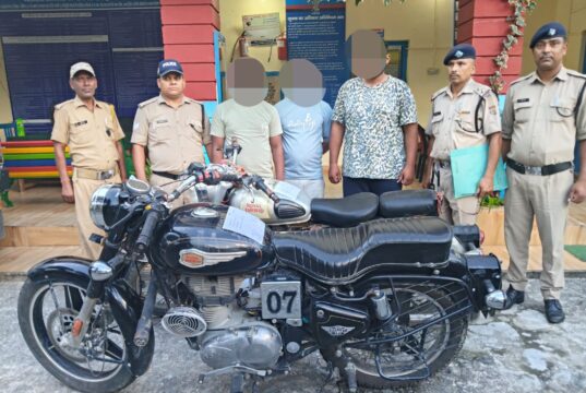 चालान के बाद पुलिस ने सीज कीं दो बुलेट, चालक ही उठा ले गए बाइक