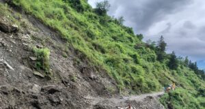 3 दिन से बंद है गडोरा किरूली सड़क, 15वर्ष बाद भी नहीं सुधरे हालात