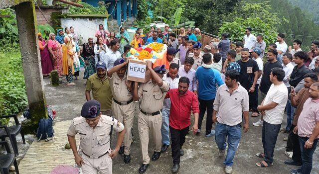 चार महीने तक बीमारी से जूझे CRPF जवान गजेंद्र, एम्स में ली अंतिम सांस; पांच साल के बेटे के सिर से उठा पिता का साया