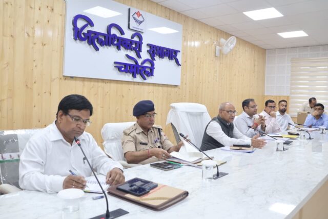 टनल रेस्क्यू में तेजी और बेहतर समन्वय पर जोर, आयुक्त ने श्रमिक हितों की भी ली जानकारी