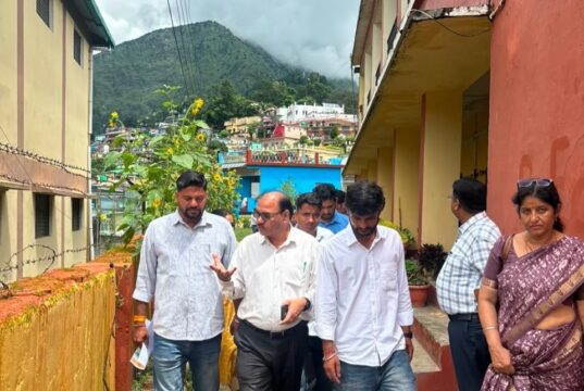 जर्जर बीएड भवन की मरम्मत तक वैकल्पिक व्यवस्था की मांग