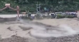 नेपाल में भोटेकोशी नदी की बाढ़ से तबाही, 17 शव बरामद; 384 पर्यटकों से संपर्क नहीं
