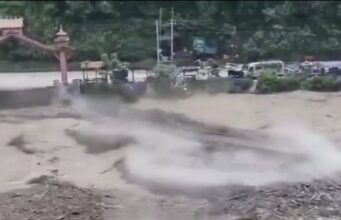 नेपाल में भोटेकोशी नदी की बाढ़ से तबाही, 17 शव बरामद; 384 पर्यटकों से संपर्क नहीं