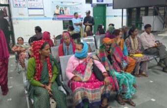 वायरल बुखार का बढ़ता प्रकोप, जिला अस्पताल में मरीजों की लंबी कतारें