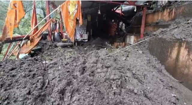 पंचम केदार कल्पेश्वर धाम के ऊपर भारी भूस्खलन, मंदिर परिसर में घुसा मलबा, मची अफरातफरी