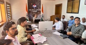 सीडीओ ने कृषि, उद्यान और रेशम विभाग की योजनाओं की समीक्षा की