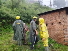पुराने मकान की दीवार गिरने से दो लोगों की मौत, मलबे में दबे शव SDRF ने निकाले