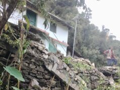 देवाल के ल्वाणी में भूस्खलन का खतरा, कई परिवारों के घरों पर मंडरा रहा संकट
