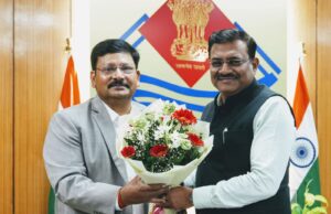 दीपेन्द्र चौधरी ने सेवा का अधिकार आयोग के आयुक्त पद की शपथ ली