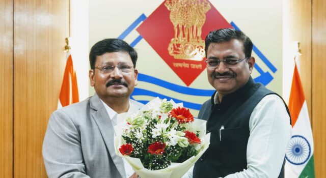 दीपेन्द्र चौधरी ने सेवा का अधिकार आयोग के आयुक्त पद की शपथ ली