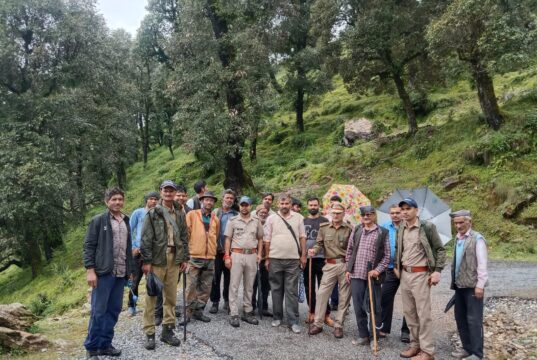 बूरा में वन पंचायत क्षेत्र में अतिक्रमण का मामला, वन विभाग ने किया स्थलीय निरीक्षण