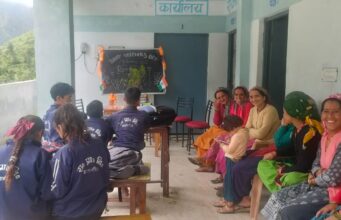 विद्यालय से अनुपस्थित रहने पर सहायक अध्यापिका निलंबित