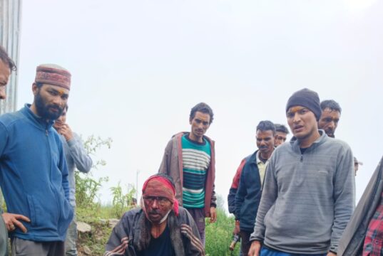 खेत में काम कर रहे ग्रामीण पर भालू ने किया हमला, गंभीर घायल